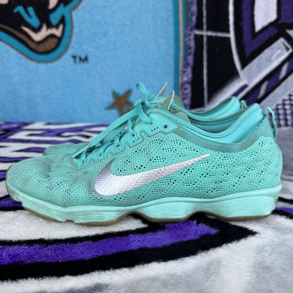 Size 10 - Women's Nike ZOOM FIT AGILITY‎ 684984-300